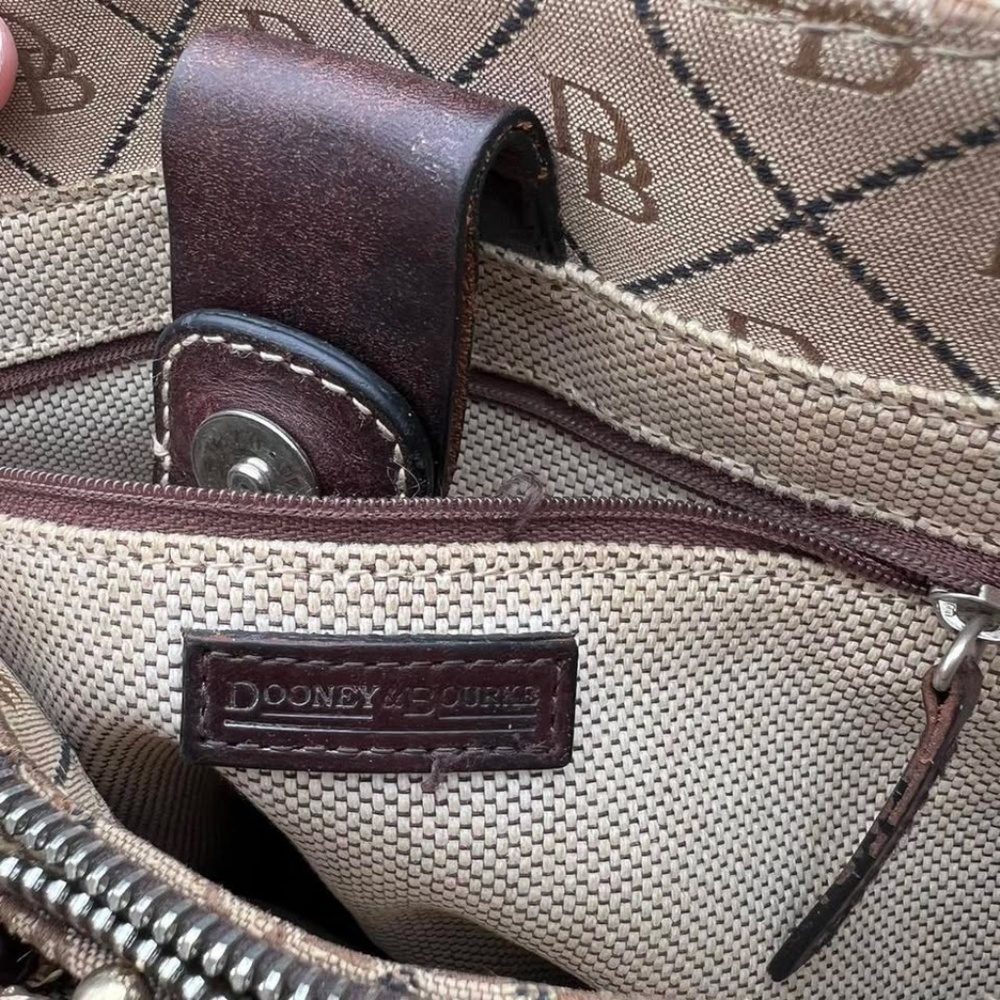 Y2K Dooney & Bourke DB Signature Canvas Tote Bag - Classic Neutral 2000s ❤︎ - Picture 5 of 5